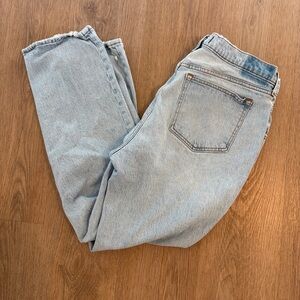Abercrombie & Fitch 90s Straight Mid Rise Jeans in Curve Love